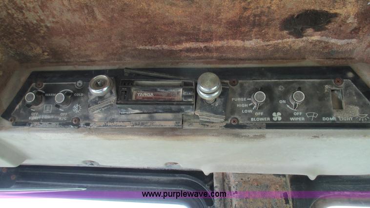 image for item I3001 1984 Case 2394 tractor