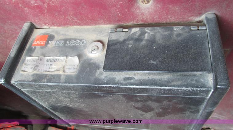 image for item I3002 1989 Peterbilt 375 semi truck