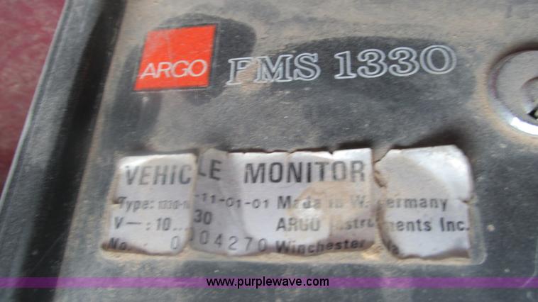 image for item I3002 1989 Peterbilt 375 semi truck