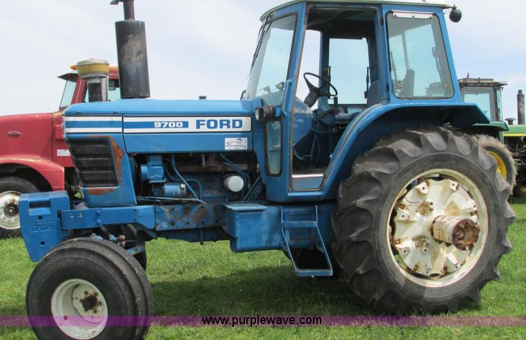 image for item I3003 1978 Ford 9700 tractor