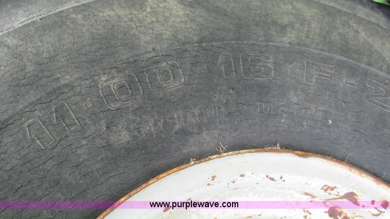 image for item I3003 1978 Ford 9700 tractor