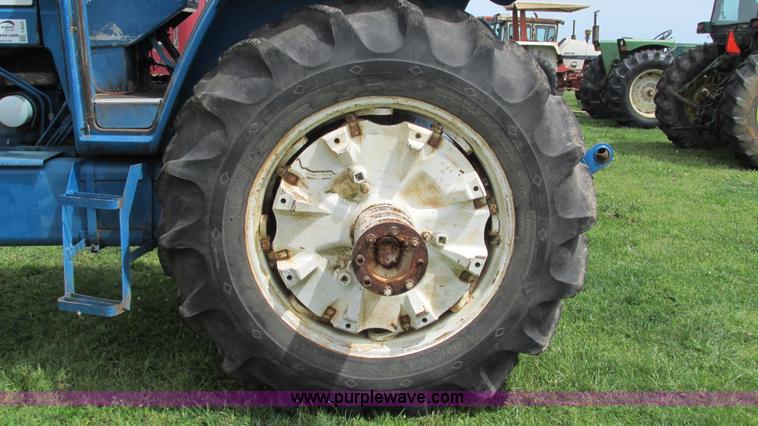 image for item I3003 1978 Ford 9700 tractor