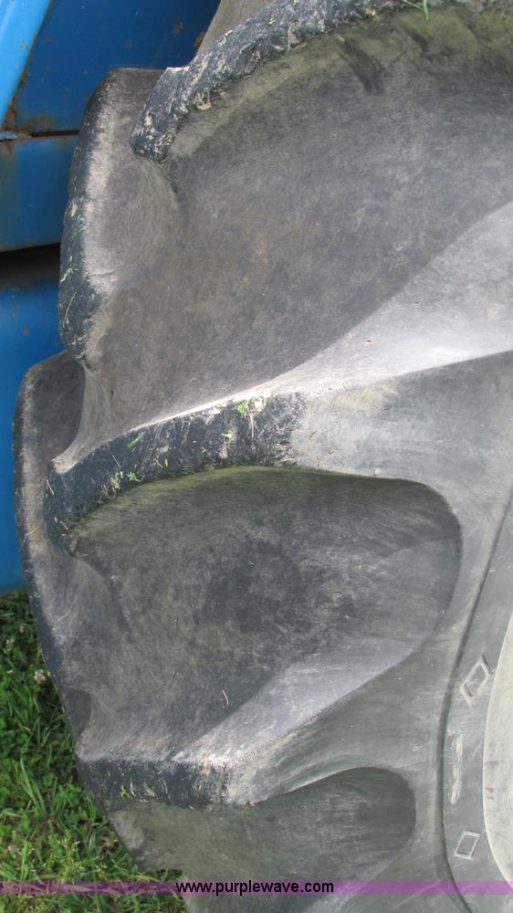 image for item I3003 1978 Ford 9700 tractor