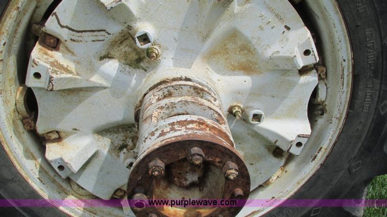 image for item I3003 1978 Ford 9700 tractor