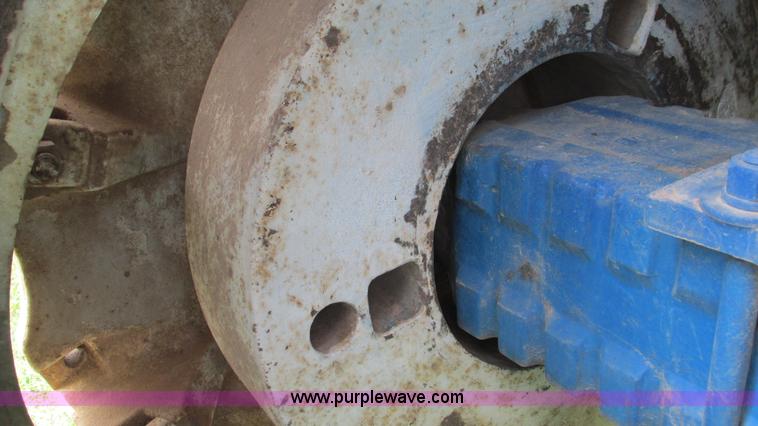 image for item I3003 1978 Ford 9700 tractor