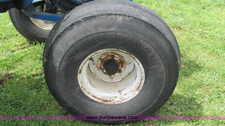 image for item I3003 1978 Ford 9700 tractor