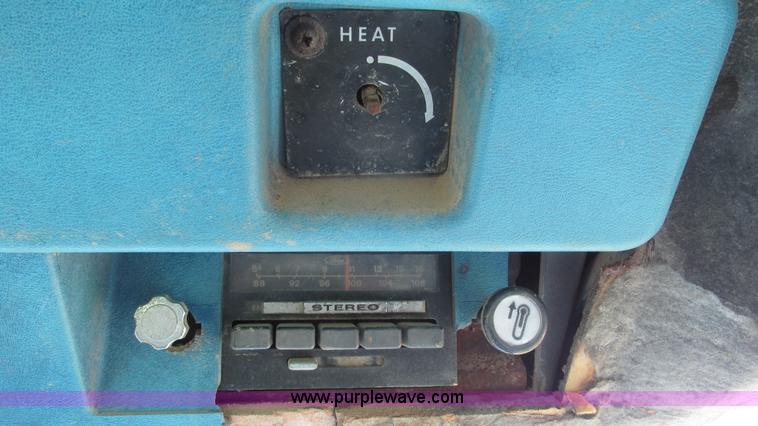 image for item I3003 1978 Ford 9700 tractor