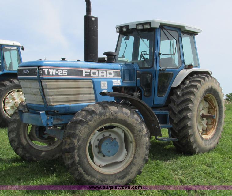 image for item I3004 Ford TW25 MFWD tractor