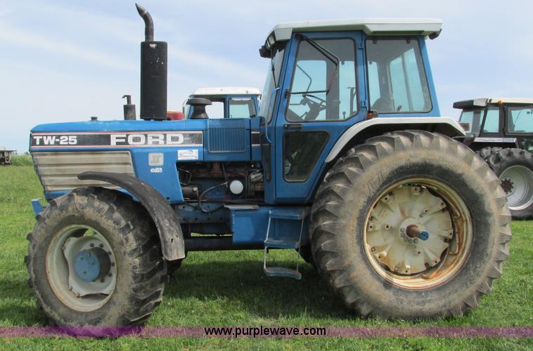 image for item I3004 Ford TW25 MFWD tractor