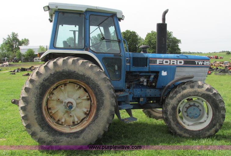 image for item I3004 Ford TW25 MFWD tractor