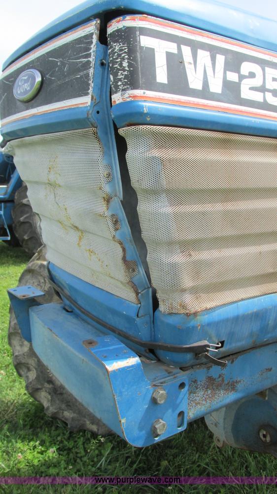 image for item I3004 Ford TW25 MFWD tractor