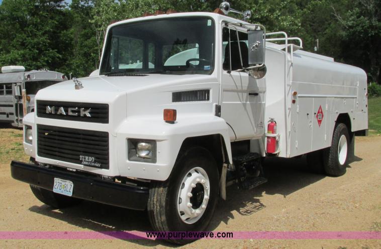 image for item I3005 1993 Mack B4900 fuel truck