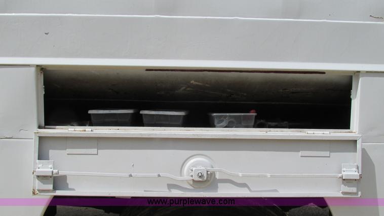 image for item I3005 1993 Mack B4900 fuel truck