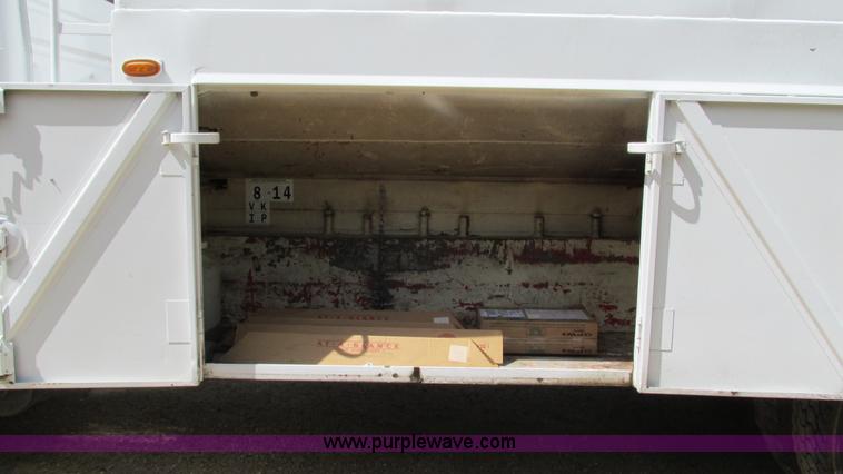 image for item I3005 1993 Mack B4900 fuel truck