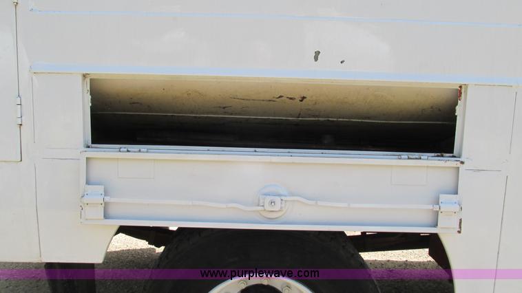 image for item I3005 1993 Mack B4900 fuel truck