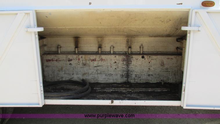 image for item I3005 1993 Mack B4900 fuel truck