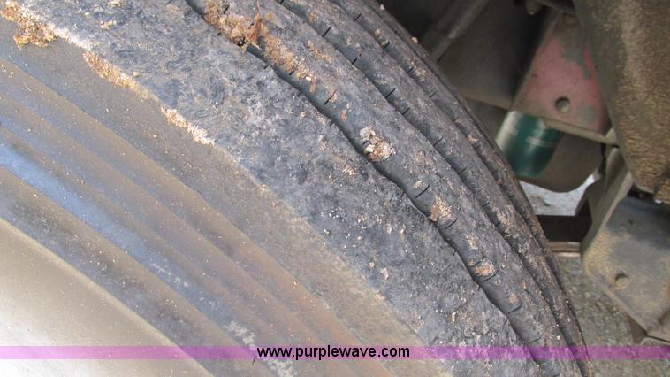 image for item I3005 1993 Mack B4900 fuel truck