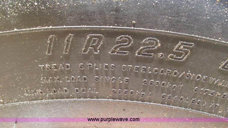 image for item I3005 1993 Mack B4900 fuel truck