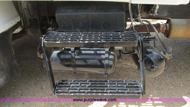 image for item I3005 1993 Mack B4900 fuel truck