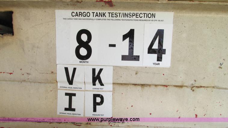 image for item I3005 1993 Mack B4900 fuel truck