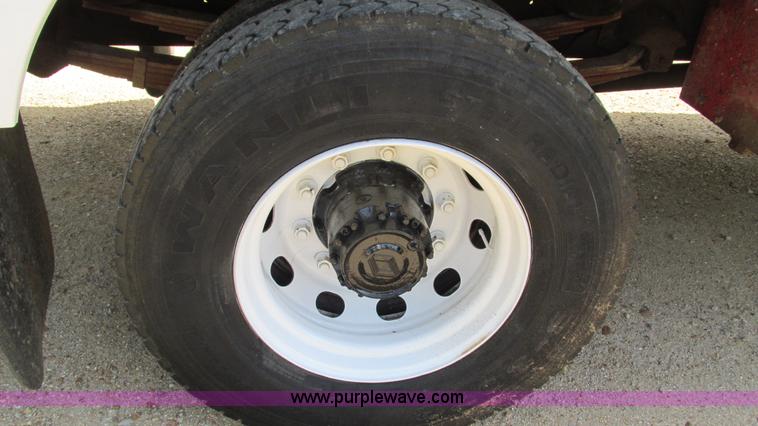 image for item I3005 1993 Mack B4900 fuel truck