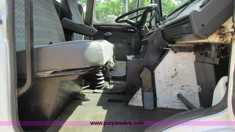 image for item I3005 1993 Mack B4900 fuel truck