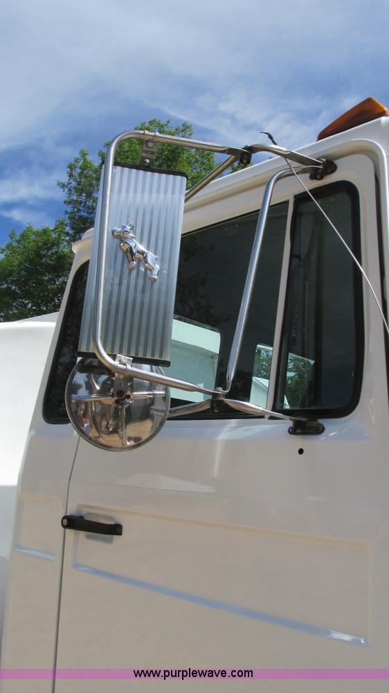 image for item I3005 1993 Mack B4900 fuel truck