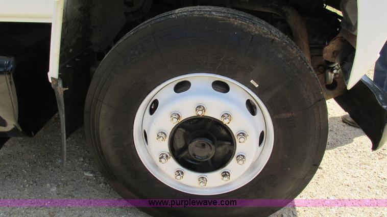 image for item I3005 1993 Mack B4900 fuel truck