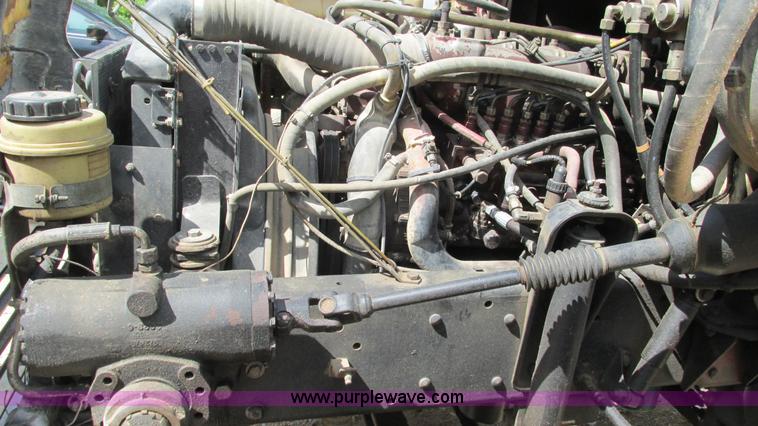 image for item I3005 1993 Mack B4900 fuel truck