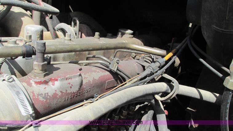 image for item I3005 1993 Mack B4900 fuel truck