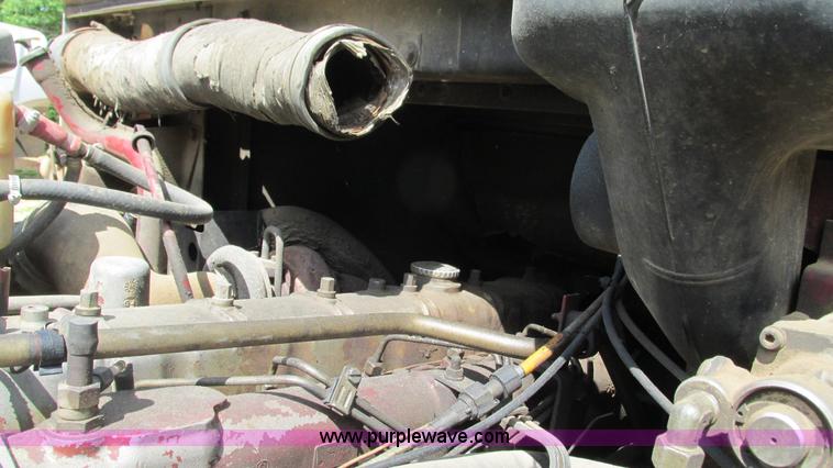 image for item I3005 1993 Mack B4900 fuel truck