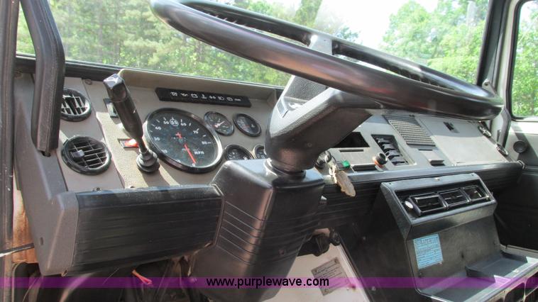 image for item I3005 1993 Mack B4900 fuel truck