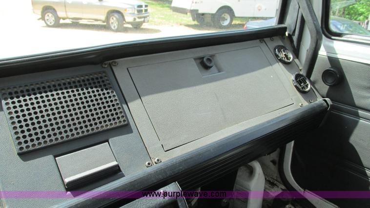 image for item I3005 1993 Mack B4900 fuel truck