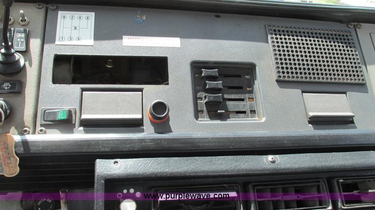 image for item I3005 1993 Mack B4900 fuel truck