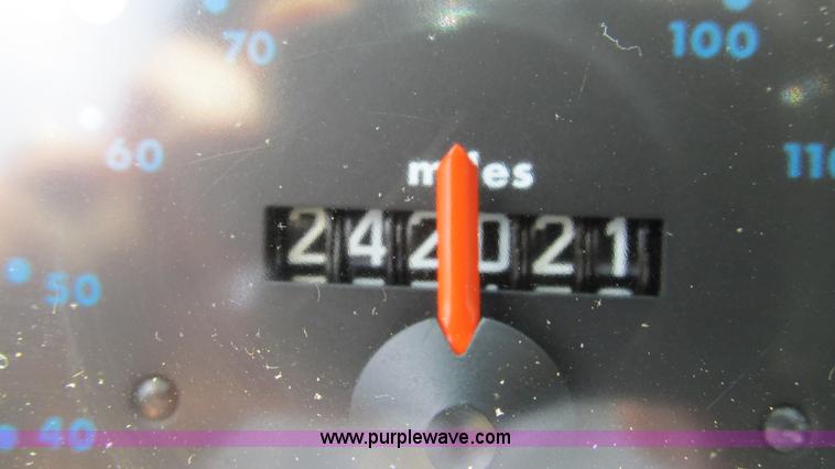 image for item I3005 1993 Mack B4900 fuel truck