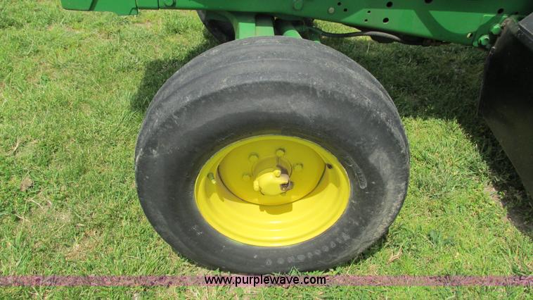 image for item I3016 2006 John Deere 6220L tractor