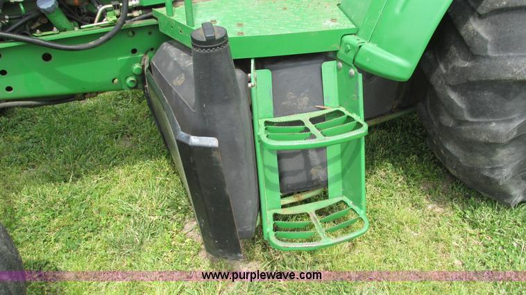 image for item I3016 2006 John Deere 6220L tractor