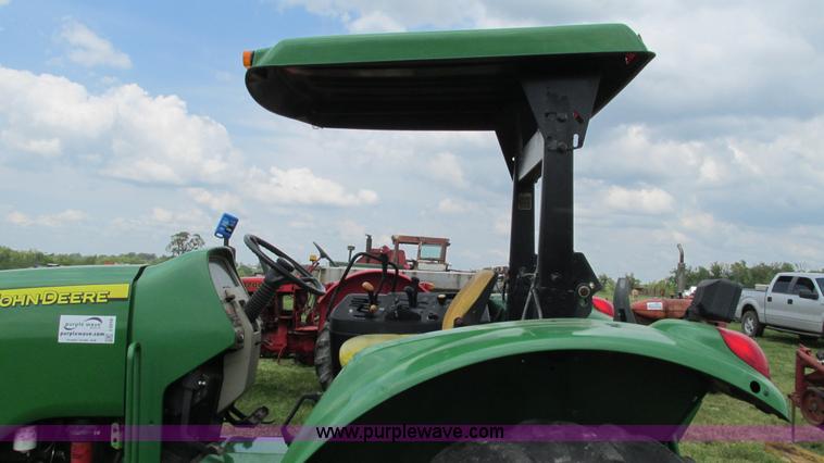 image for item I3016 2006 John Deere 6220L tractor