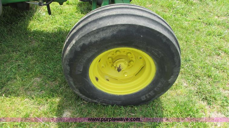 image for item I3016 2006 John Deere 6220L tractor