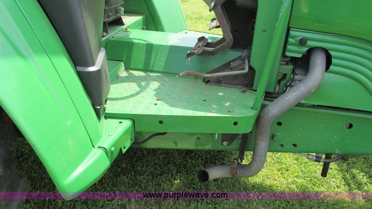 image for item I3016 2006 John Deere 6220L tractor