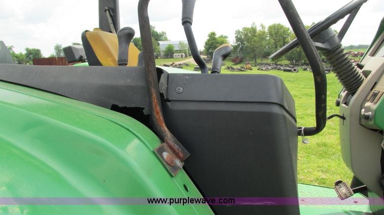 image for item I3016 2006 John Deere 6220L tractor