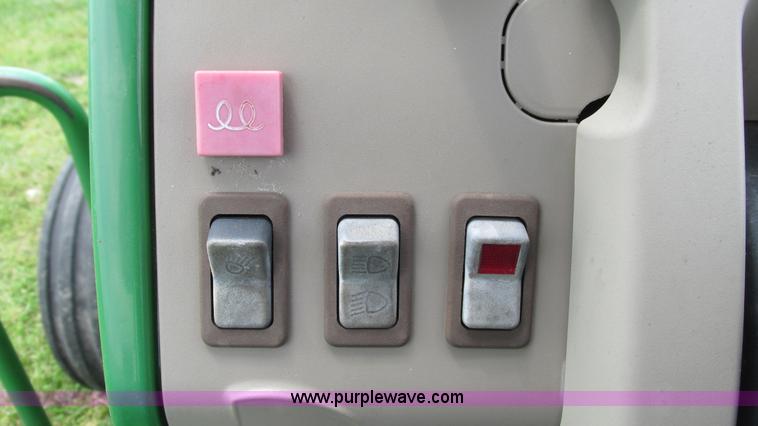 image for item I3016 2006 John Deere 6220L tractor