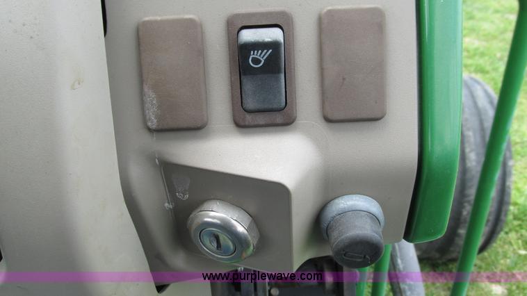 image for item I3016 2006 John Deere 6220L tractor