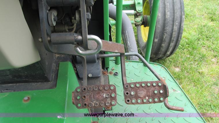 image for item I3016 2006 John Deere 6220L tractor