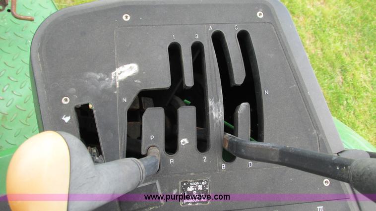 image for item I3016 2006 John Deere 6220L tractor