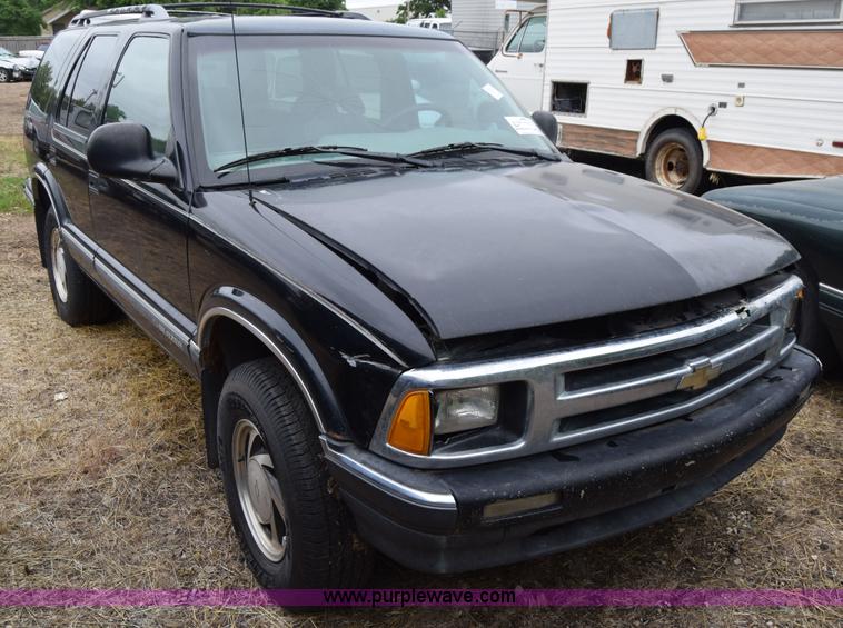 image for item J6619 1995 Chevrolet Blazer SUV