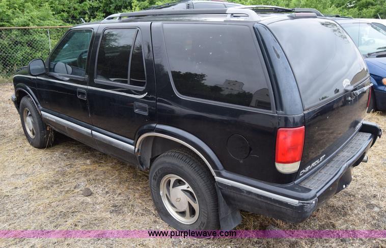 image for item J6619 1995 Chevrolet Blazer SUV