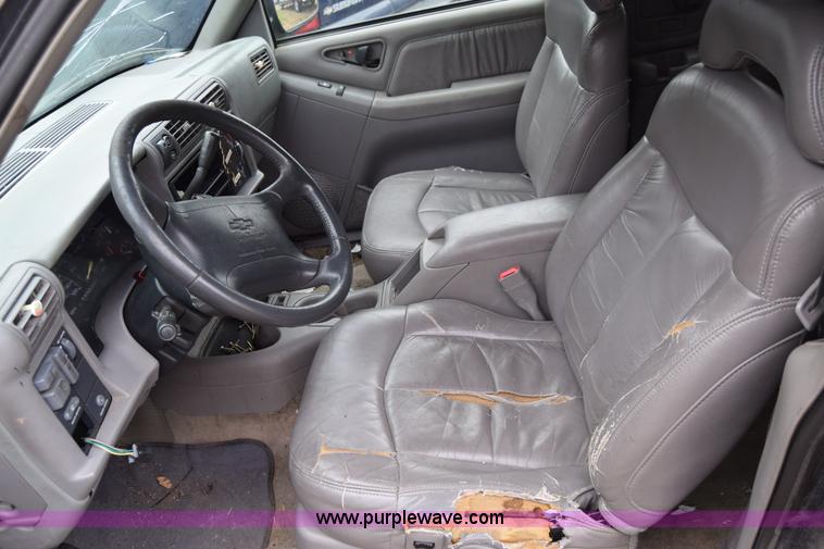 image for item J6619 1995 Chevrolet Blazer SUV