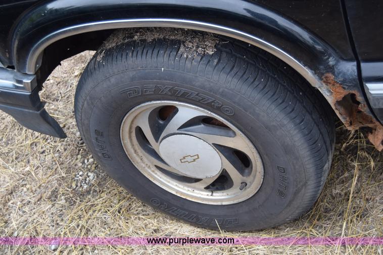 image for item J6619 1995 Chevrolet Blazer SUV