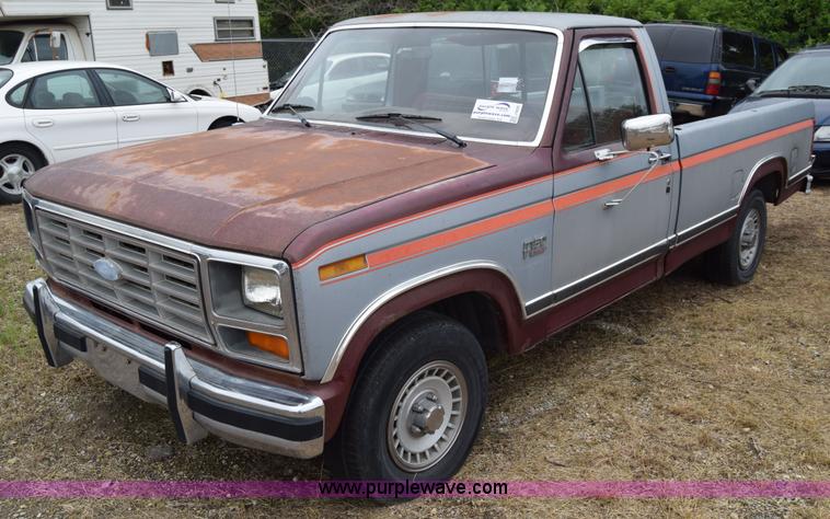 image for item J6620 1983 Ford F150 pickup truck
